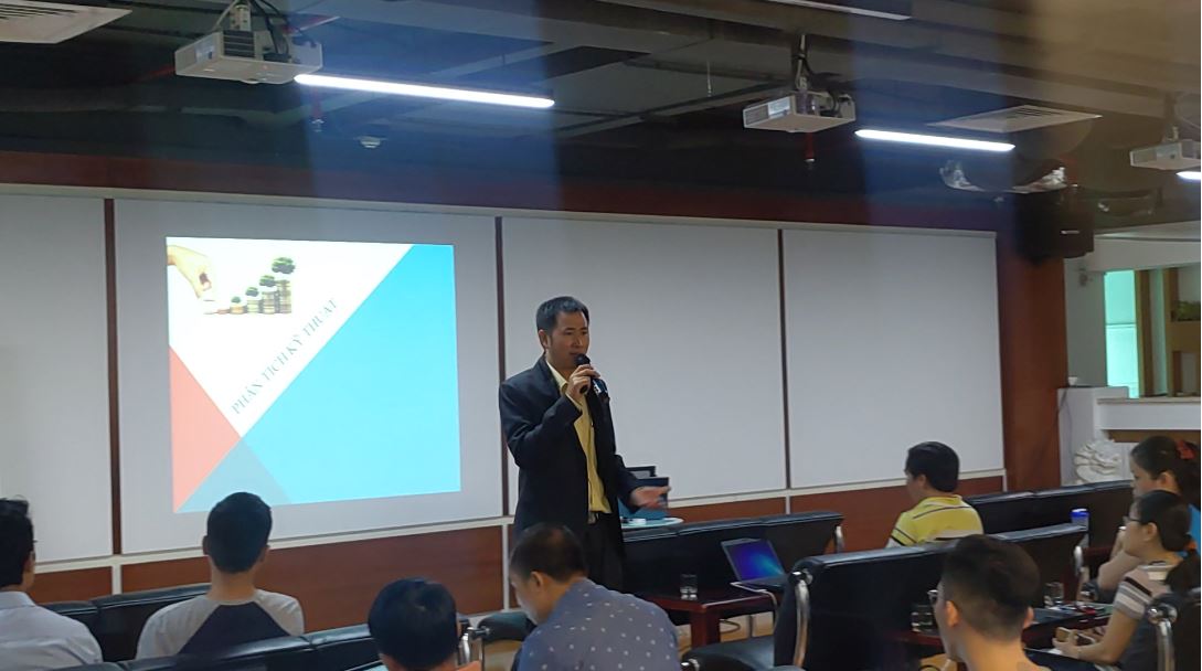 H&igrave;nh lớp học